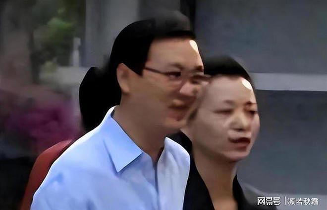 不顾母亲反对，执意嫁给小5岁且离婚带娃的密春雷，董卿后悔了吗 - 15