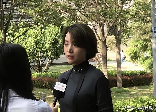 不顾母亲反对，执意嫁给小5岁且离婚带娃的密春雷，董卿后悔了吗 - 19