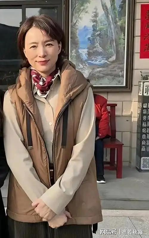 不顾母亲反对，执意嫁给小5岁且离婚带娃的密春雷，董卿后悔了吗 - 22