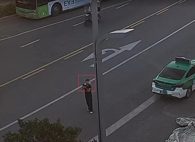 男子举报多名出租车司机故意遮挡车牌,反遭司机蹲守家门口拍摄(组图) - 3