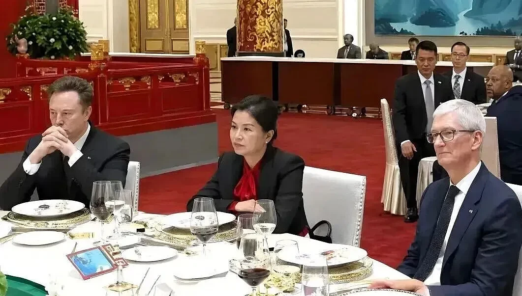 从7块到700亿:湖南打工妹,已成女首富(组图) - 1