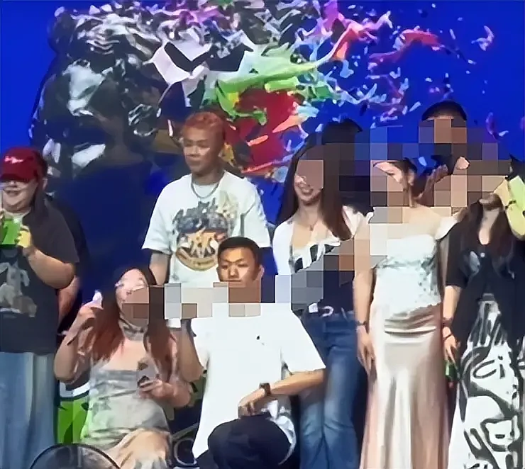 歌手私生活败在粉丝？林俊杰女友眼神被恶意解读（组图） - 24