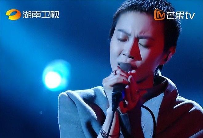 王菲哭了!谢霆锋演唱会拍到清晰一幕,才知王菲真正想要的是什么(组图) - 22