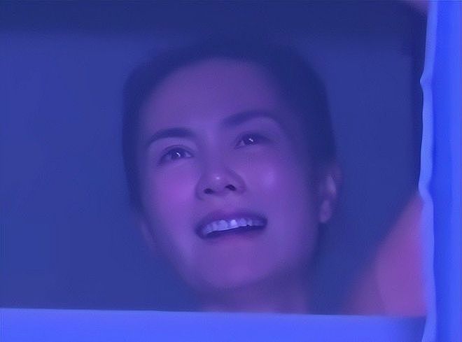 王菲哭了!谢霆锋演唱会拍到清晰一幕,才知王菲真正想要的是什么(组图) - 24