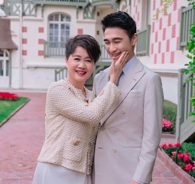 奚梦瑶何猷君婚礼晚宴现场照曝光,赌王四太谷爱凌王嘉尔专程飞来(组图) - 3