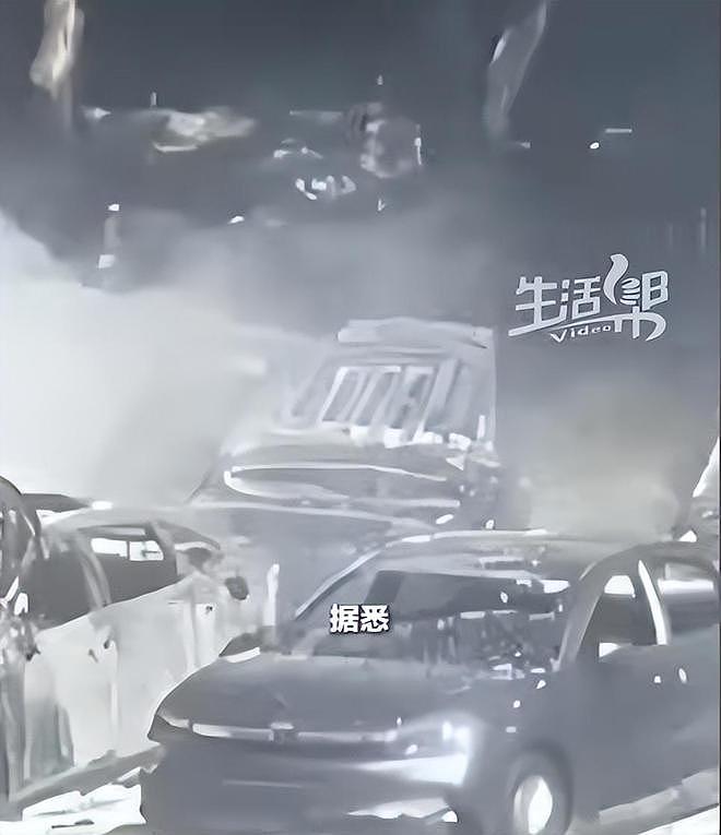 大连20辆新能源车被烧,现场画面流出,纵火者身份被扒,原因离谱(组图) - 18