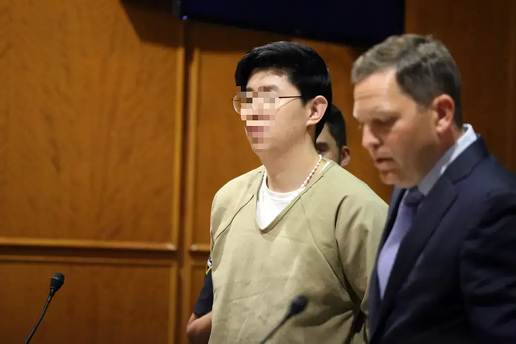 澳亚裔医生潜伏医院女厕偷拍460人？硬盘藏上万视频，还按病人同事精心分类？ - 12