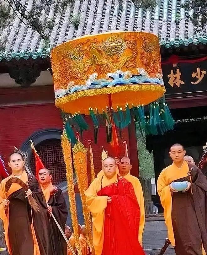 国家出手，60岁释永信下场大快人心，倒霉的5个女人也出了口恶气 - 7