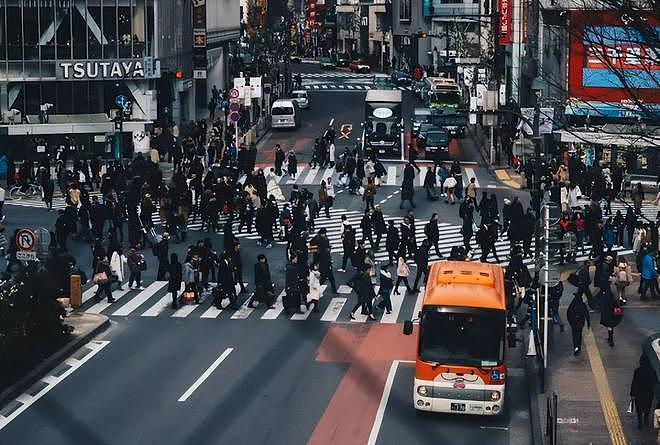 日本“恨老”已近疯狂！陷入老龄危机的日本，给中国人敲响了警钟 - 4