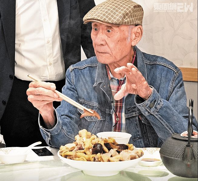 81岁港星公开宣布与大儿子脱离父子关系！怒斥对方“仆X仔”（组图） - 2