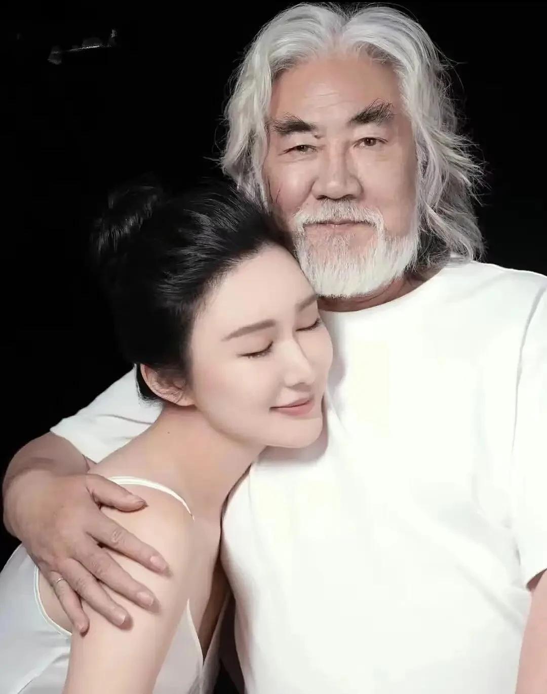 张纪中被曝婚内转移千万资产给小31岁现任（组图） - 12