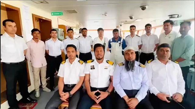 霍尔木兹海峡封锁数月后，那些被困海上的船只和海员（组图） - 3