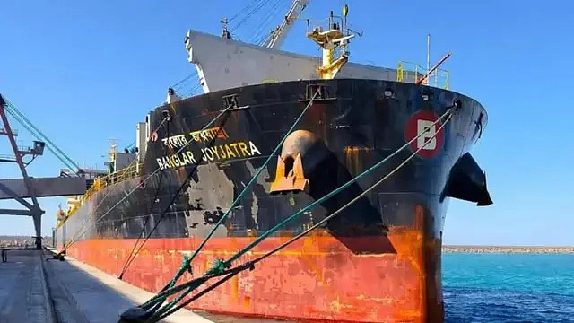 霍尔木兹海峡封锁数月后，那些被困海上的船只和海员（组图） - 4
