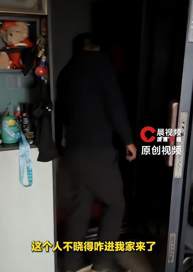太嚣张！歹徒破门猥亵洗澡女子，按床上侵犯还叫嚣：报警也不怕（组图） - 3