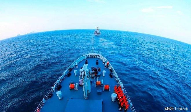 雷达全瞎、通信中断、直升机降不下来，荷兰护卫舰夹着尾巴逃了（组图） - 6