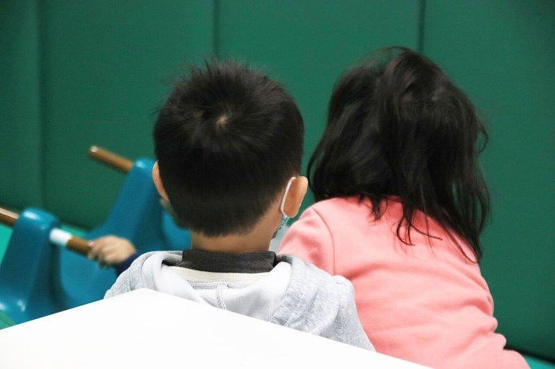 男虐死2岁女童！丢洗衣机、胶带缠脸、骨折重伤只带去贴药布（图） - 1