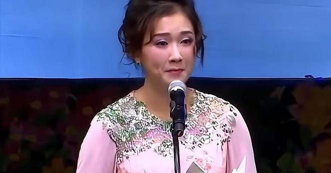 差41岁的忘年恋！73岁香港卢伟国迎娶好友90后女儿，网友说的现实（组图） - 4