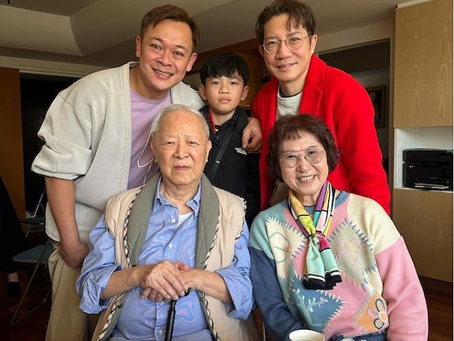 TVB老戏骨钟景辉离世，一生未婚无儿无女，唯一绯闻对象已故13年（组图） - 1