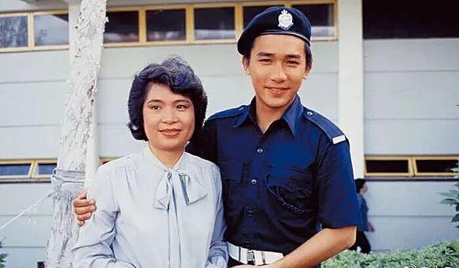 TVB老戏骨钟景辉离世，一生未婚无儿无女，唯一绯闻对象已故13年（组图） - 20
