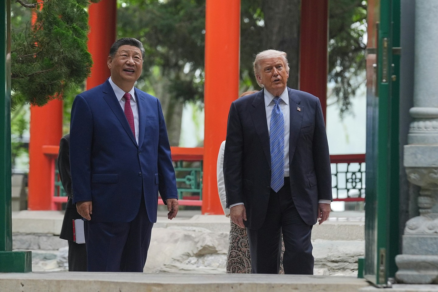 特朗普称美国成全球“最热门国家”：习近平对此深表敬佩（组图） - 2