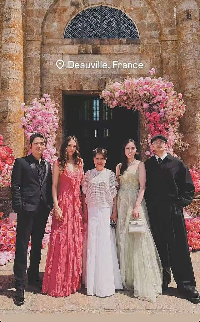 何猷君奚梦瑶婚礼宾客名单流出！四房一家齐赴法，8人名媛伴娘团合影（组图） - 12