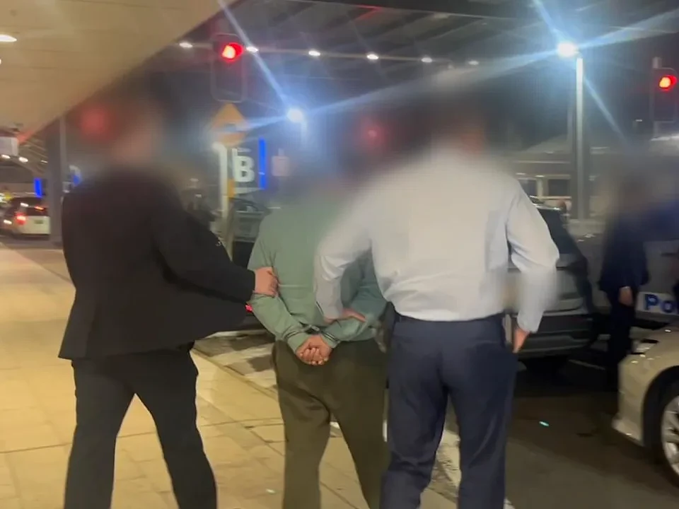 中途停车后座施暴！澳洲滴滴司机涉嫌性侵17岁女乘客，案发后仍继续接单 - 2