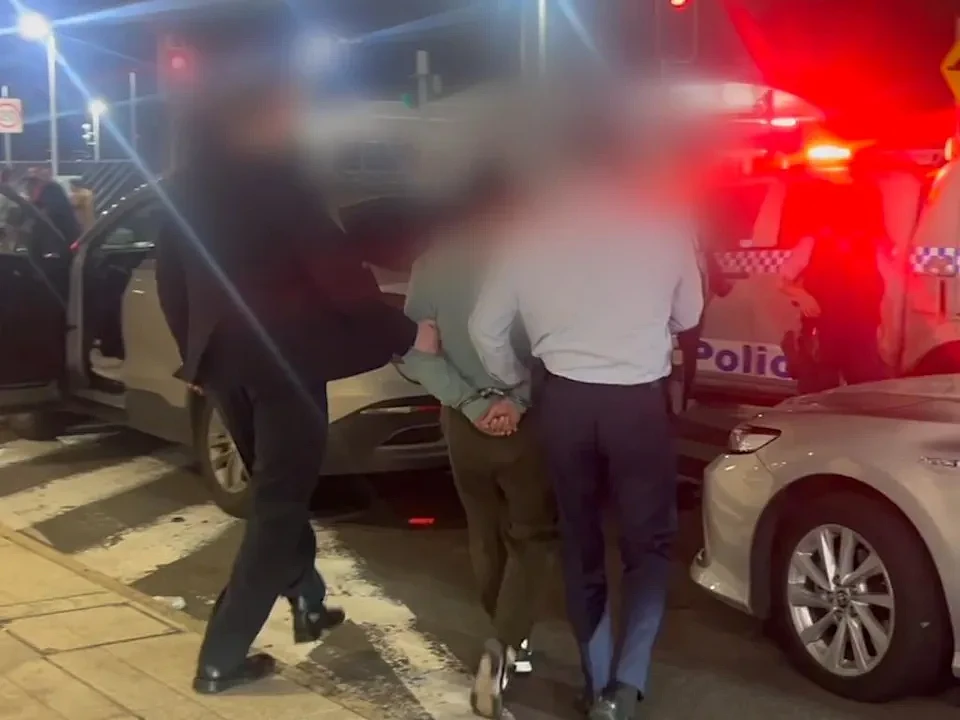 中途停车后座施暴！澳洲滴滴司机涉嫌性侵17岁女乘客，案发后仍继续接单 - 3