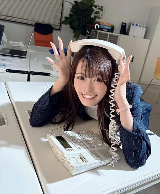 粉丝花35000邀日本F级女优入境“圆梦”，当场被抓吓哭，惨遭驱逐 - 2