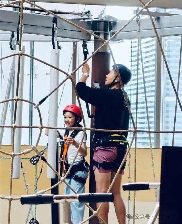 小酒窝说：就想要一张合照！董璇高云翔离婚7年后首同框全网破防 - 7