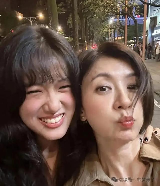 小酒窝说：就想要一张合照！董璇高云翔离婚7年后首同框全网破防 - 15