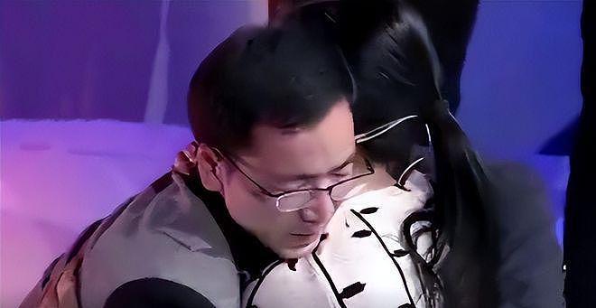 1992年，湖北夫妇当女儿面自杀，23年后，她亲自带人挖开父母棺材 - 8