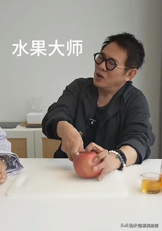 60岁李连杰削苹果惊艳全网：没有一招一式，却让千万网友破防了 - 2