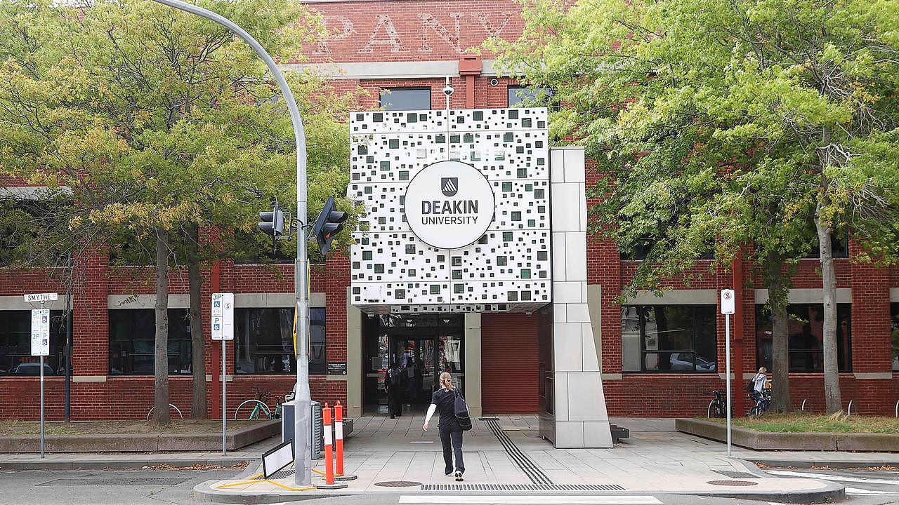 迪肯大学拟裁150人，超620名员工被迫重新申请上岗（组图） - 1