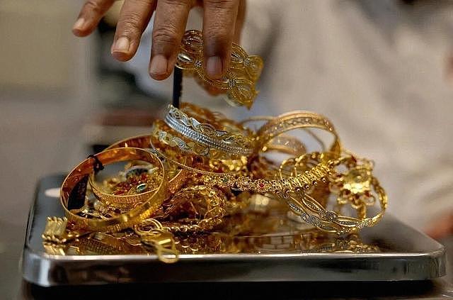 金价彻底跳水了！暴跌13%无人抢金，终于看清普通人亏钱真相（组图） - 2