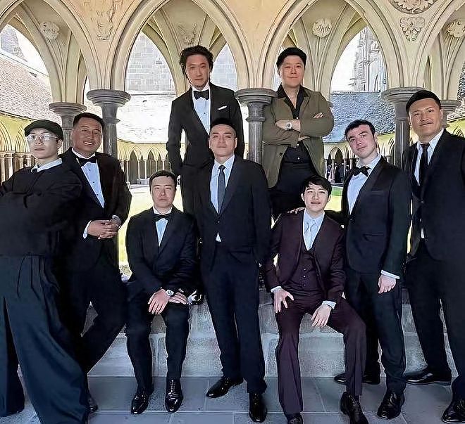 何猷君伴郎团让人背后冒凉气！除了王嘉尔 剩下17个全是顶级富二（组图） - 1