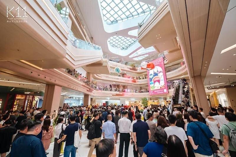 深圳商场店员讽顾客穷逛：只服务上帝，不是穷人（组图） - 2