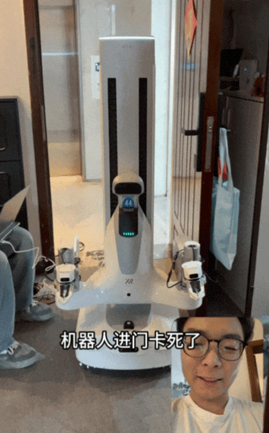 家务机器人集体翻车!它们都能后空翻,为何连衣服都叠不好?(组图) - 3