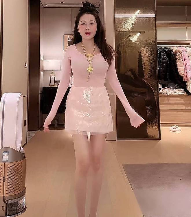 5年为豪门生下4胎！中国网红住进杭州豪华别墅，专属团队贴身伺候（组图） - 7