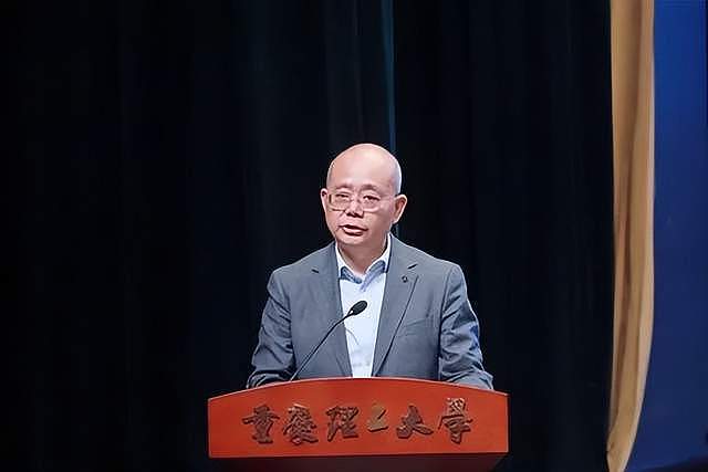 中国大学校园突发捅人案!副教授把大学副校长捅了,还高喊“替天行道”? - 1