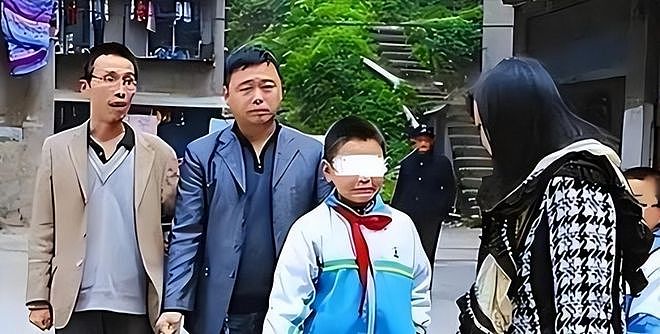 2013年，男孩扶人被讹百万，老太发誓“骗人死全家”，后来咋样了 - 5