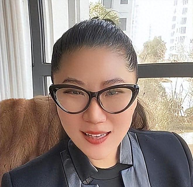 Coco彻底摊牌了！公开张柏芝三胎生父+谢霆锋结婚内幕，信息量炸裂 - 1