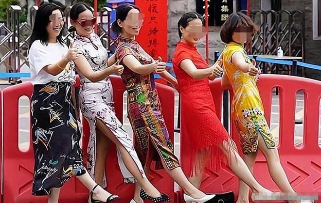 高考在即!家长穿旗袍、紫内裤、让高铁减速,有个举动最令人不齿 - 8
