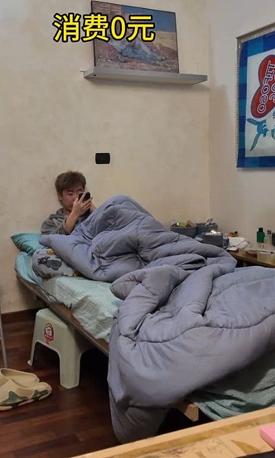 揭海外生活惨状成流量密码!“穷苦留学生”狂吃茄汁豆变百万网红(组图) - 12
