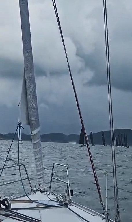 广东暴雨成灾！深圳湾惊现“水龙卷”，大批市民目睹奇景（组图） - 8