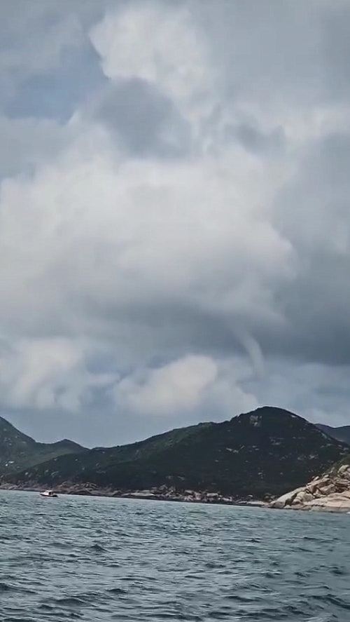 广东暴雨成灾！深圳湾惊现“水龙卷”，大批市民目睹奇景（组图） - 9