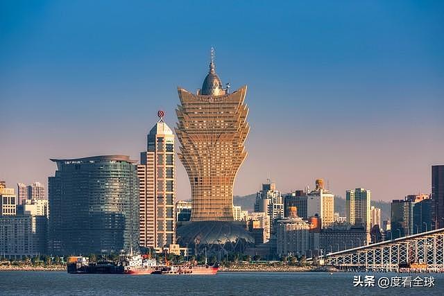 澳门捣毁卖淫犯罪集团拘捕26人！5名警察涉案，背后黑幕超乎想象 - 3