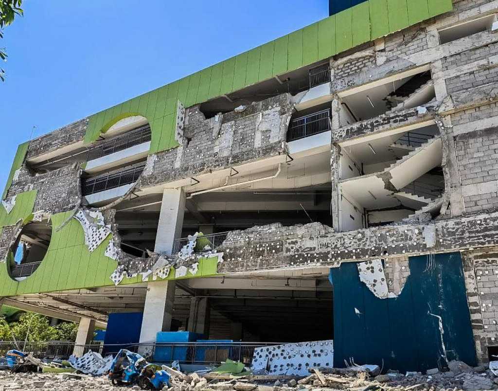 菲律宾突发7.8级地震!至少15人死亡,大量建筑垮塌!沿海地区出现1.4米海啸(组图) - 2