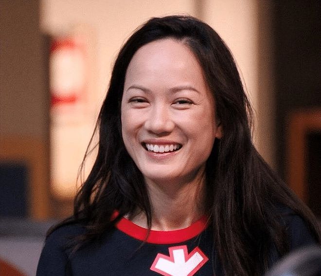 陪睡陪玩只是冰山一角!知名港星又曝大瓜,当众被男星伸手进裤子(组图) - 3