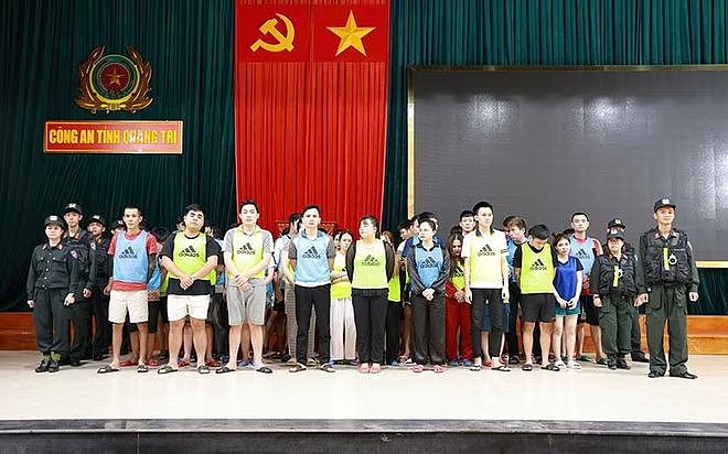 跨国赌资中转链被端，中国老板老挝遥控涉案超40000亿越南盾（组图） - 1