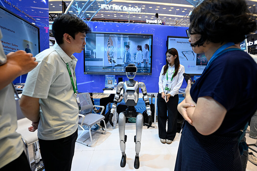 中国要求企业出海前接受国安审查,构建经济堡垒(图) - 1